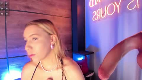 Alya online show from November 13, 2025, 10:47 am