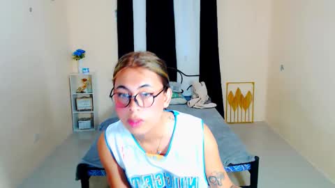 alyannarose online show from September 18, 2025, 9:11 am