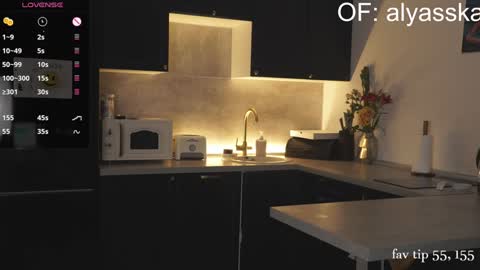 Snapshot of alyaska_2000 chatting on January 4, 2025, 7:44 pm Anna  fav tip 55 3 online show from January 4, 2025, 7:44 pm