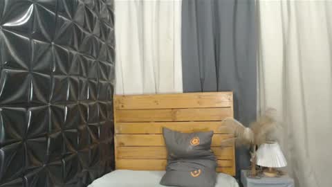 your asian dominantrix kneelobeyan beg online show from April 20, 2026, 6:53 pm