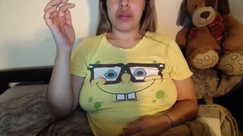 Snapshot of alynfoxx chatting on March 4, 2025, 3:22 am Alyn Maria online show from March 4, 2025, 3:22 am