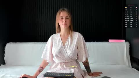 Alena online show from September 21, 2025, 12:29 pm