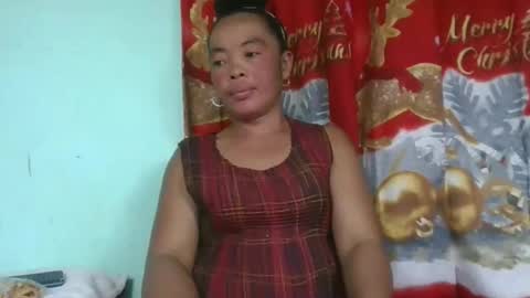 Snapshot of alypierette chatting on October 31, 2025, 9:32 am alypierette online show from October 31, 2025, 9:32 am