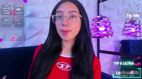 Snapshot of alys_molly chatting on December 20, 2024, 11:10 am sopie online show from December 20, 2024, 11:10 am