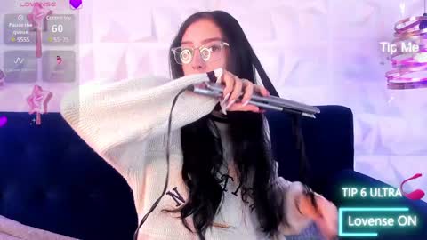 Snapshot of alys_molly chatting on January 9, 2025, 11:03 am sopie online show from January 9, 2025, 11:03 am