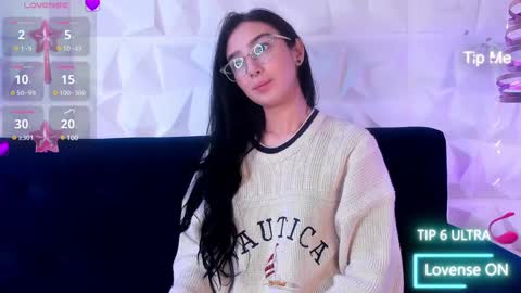 Snapshot of alys_molly chatting on January 9, 2025, 2:07 pm sopie online show from January 9, 2025, 2:07 pm