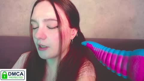 Alyssa online show from October 31, 2025, 9:43 am