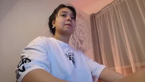 alyssia wolds online show from November 19, 2025, 1:05 am