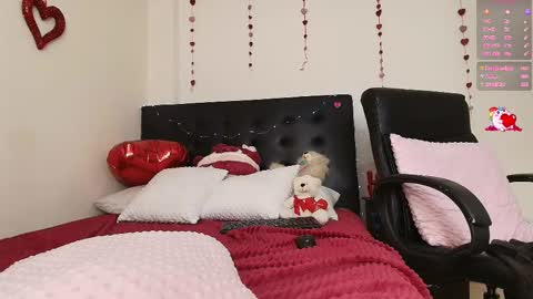 Isabella online show from February 17, 2025, 10:47 pm