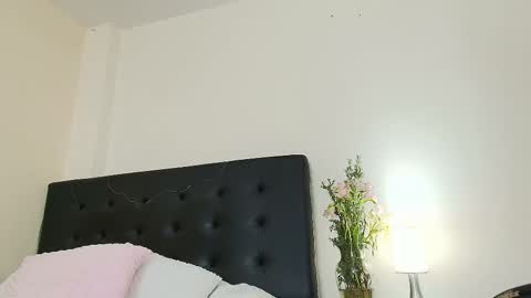 Isabella online show from March 8, 2025, 10:56 pm