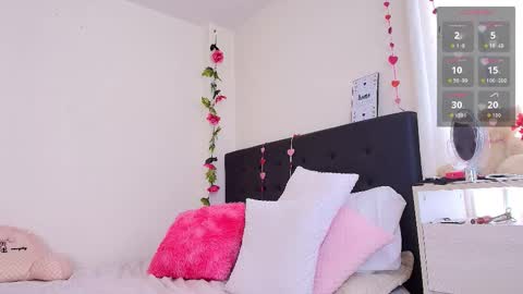 Isabella online show from September 11, 2025, 7:03 pm