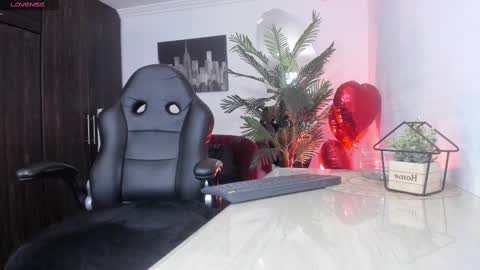 anny online show from February 17, 2025, 2:31 am