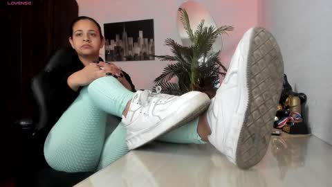 anny online show from October 22, 2025, 2:23 am