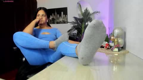 anny online show from December 19, 2025, 2:29 am