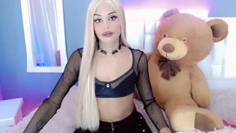 amal_baddel_ online show from January 22, 2025, 10:29 am