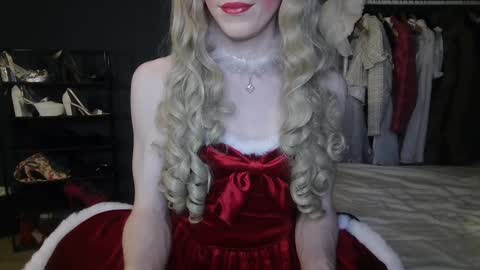 Amalie online show from December 19, 2024, 10:32 pm