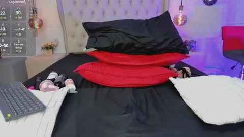 amanda29_ online show from December 5, 2025, 8:38 pm