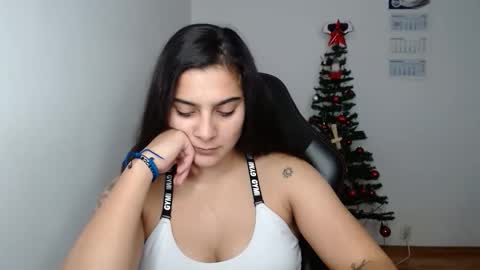 The queen of the biceps  online show from December 4, 2025, 12:09 am