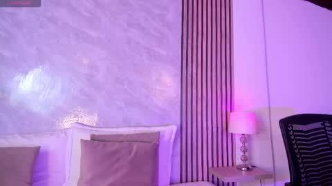 Luisa online show from February 11, 2026, 1:54 am