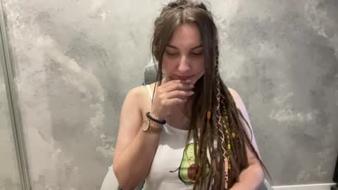 Amanda online show from March 18, 2026, 9:12 am