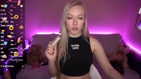 Snapshot of amandaafire chatting on January 7, 2025, 1:46 pm Amanda online show from January 7, 2025, 1:46 pm