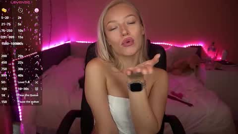 Snapshot of amandaafire chatting on September 24, 2025, 6:17 am Amanda online show from September 24, 2025, 6:17 am