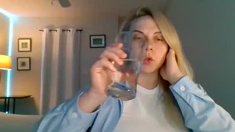 Amanda online show from November 14, 2025, 7:51 am