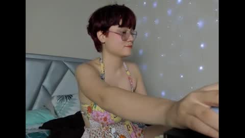 Snapshot of amapolasispanian chatting on October 13, 2025, 9:26 pm Amapola online show from October 13, 2025, 9:26 pm