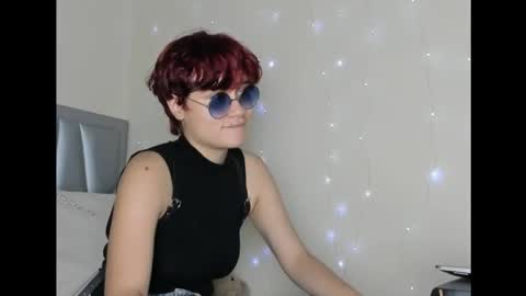 Snapshot of amapolasispanian chatting on October 23, 2025, 11:57 pm Amapola online show from October 23, 2025, 11:57 pm