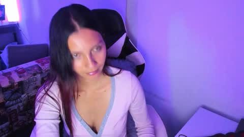 Snapshot of amara_22_ chatting on January 9, 2026, 4:48 am Liz online show from January 9, 2026, 4:48 am