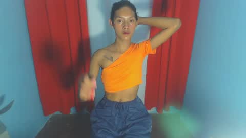 Snapshot of amara_fuck69 chatting on January 12, 2025, 12:33 pm amara_fuck69 online show from January 12, 2025, 12:33 pm