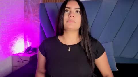 amarahanks_ online show from November 16, 2025, 6:02 pm