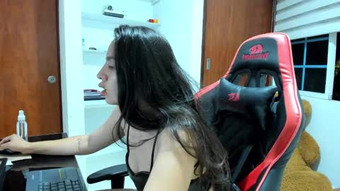 Snapshot of amaranta69_cam chatting on February 16, 2025, 5:04 am AMARANTA online show from February 16, 2025, 5:04 am