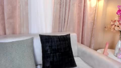 Amara Yasbel online show from November 29, 2025, 6:33 pm