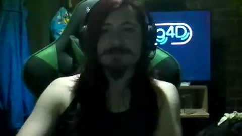 Snapshot of amaru_bf_experience chatting on November 8, 2025, 1:17 am Amaru online show from November 8, 2025, 1:17 am