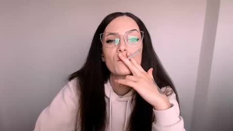 Izza online show from November 12, 2025, 8:15 am