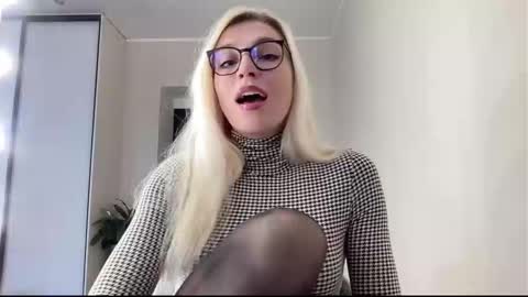 Kelly online show from March 17, 2026, 10:29 am