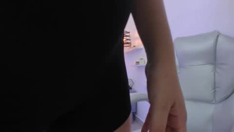 ambar_cullen online show from November 12, 2025, 9:58 pm