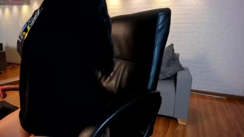 ambarcoxx online show from February 14, 2026, 11:18 am