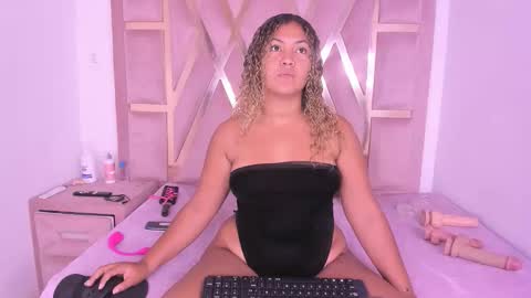Snapshot of ambarglowasm chatting on June 4, 2026, 10:27 pm Ambar online show from June 4, 2026, 10:27 pm