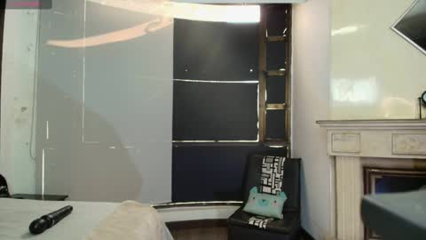 Ambar Ross online show from February 27, 2025, 7:15 pm