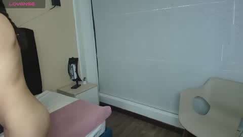 Ambar Ross online show from September 25, 2025, 7:50 pm