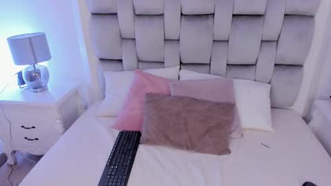 amber  ferrera online show from March 25, 2026, 7:42 pm