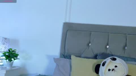 amber_bull online show from April 18, 2026, 7:07 pm