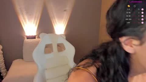 amber_curly online show from December 1, 2024, 7:25 pm