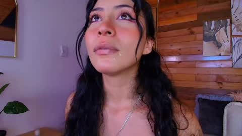 amber_curly online show from June 5, 2026, 9:42 pm