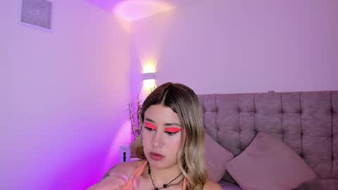 amber_palmer online show from April 24, 2026, 8:44 pm