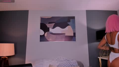  Amber   online show from September 11, 2025, 7:25 pm