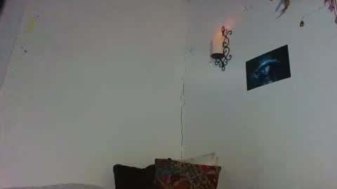 Kaligirll online show from March 26, 2026, 9:48 am