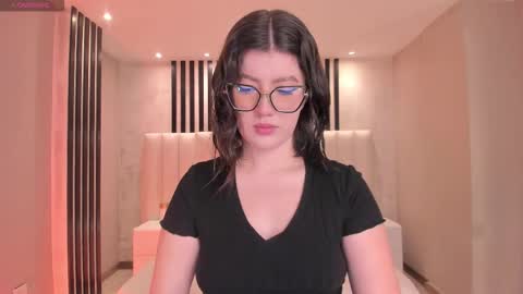 Amber  online show from November 9, 2025, 5:44 pm